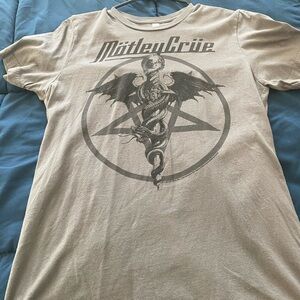 Motley Crue Gray Graphic T-Shirt